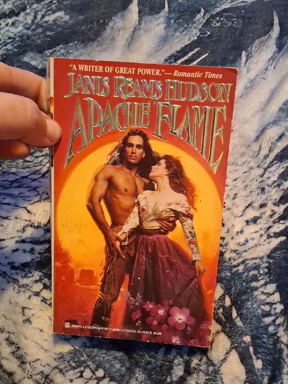 Janis Reams Hudson - Apache Flame Paperback